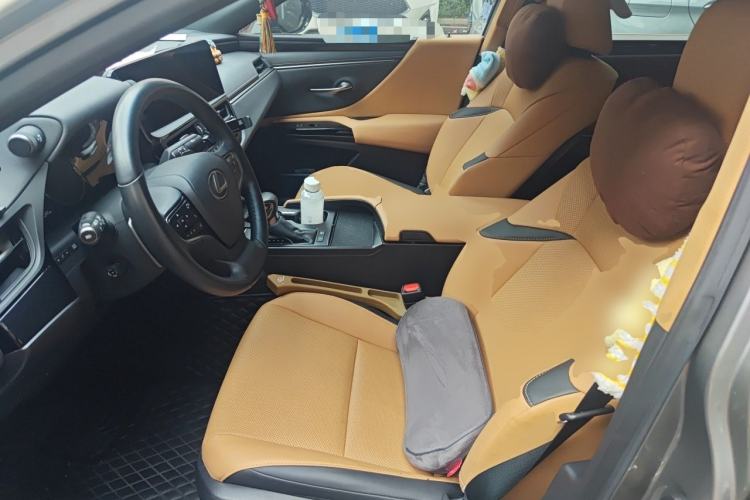 Used Lexus ES 2022 300h Excellence Edition Left Front Seat
