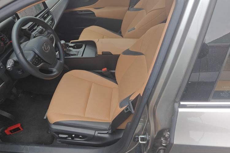 Used Lexus ES 2022 200 Excellence Edition Left Front Seat