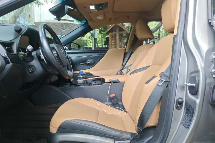 Used Lexus ES 2022 200 Excellence Edition Left Front Seat