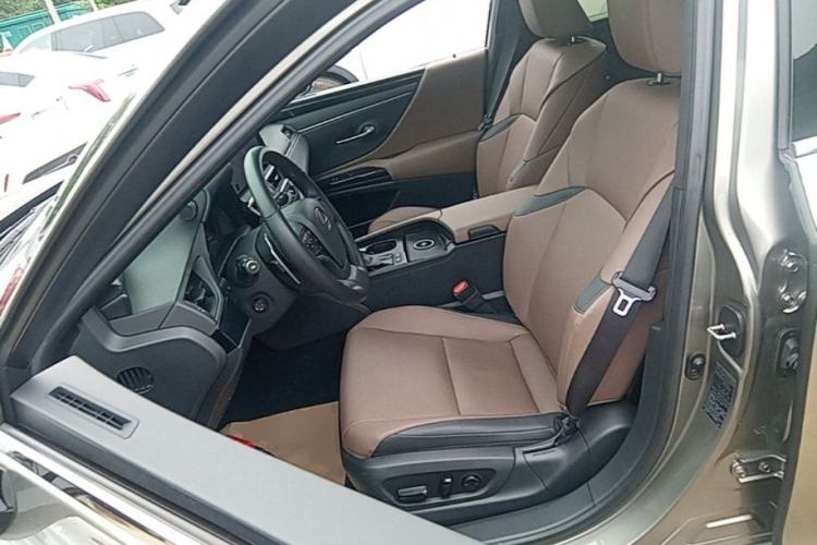 Used Lexus ES 2022 200 Excellence Edition Left Front Seat
