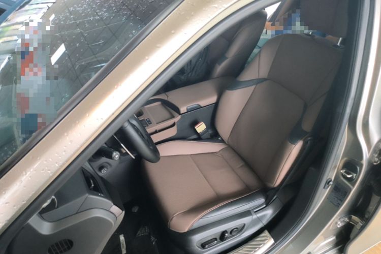 Used Lexus ES 2022 300h Excellence Edition Left Front Seat
