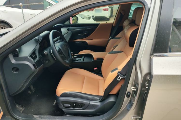 Used Lexus ES 2022 200 Excellence Edition Left Front Seat