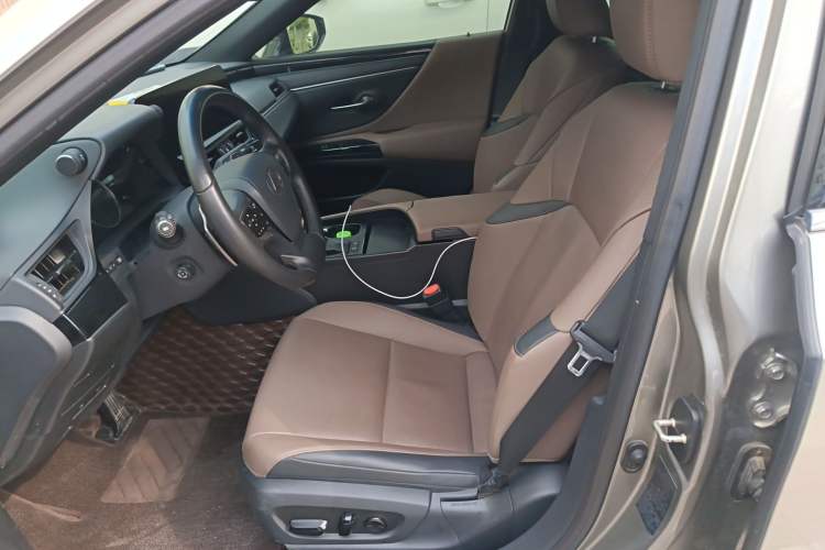 Used Lexus ES 2022 200 Excellence Edition Left Front Seat