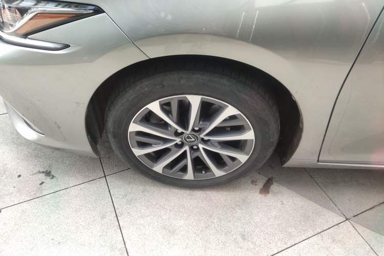 Used Lexus ES 2022 200 Excellence Edition Left Front Wheel Hub