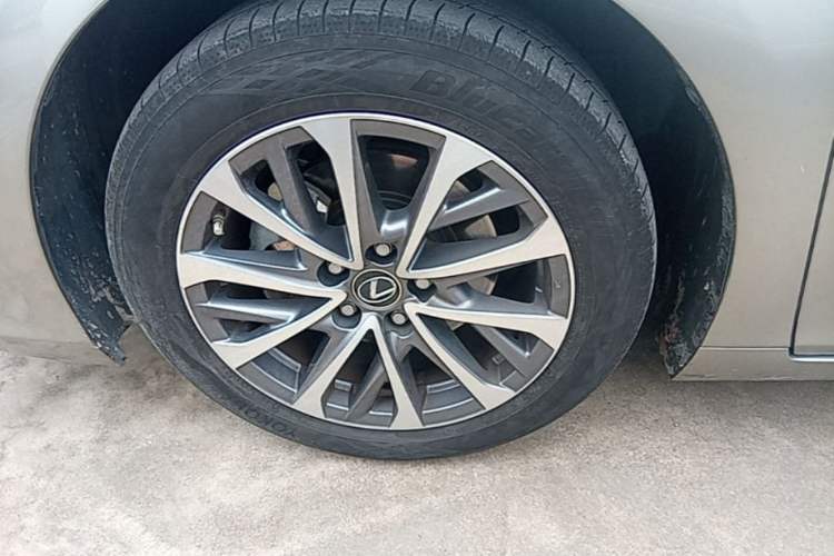Used Lexus ES 2022 200 Excellence Edition Left Front Wheel Hub