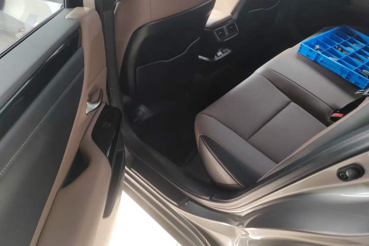 Used Lexus ES 2022 260 Excellence Edition Left Rear Seat