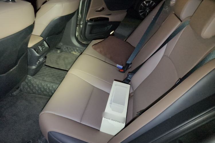 Used Lexus ES 2022 200 Excellence Edition Left Rear Seat