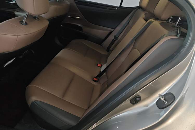 Used Lexus ES 2022 300h Excellence Edition Left Rear Seat