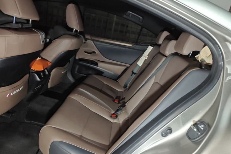 Used Lexus ES 2022 200 Luxury Edition Left Rear Seat
