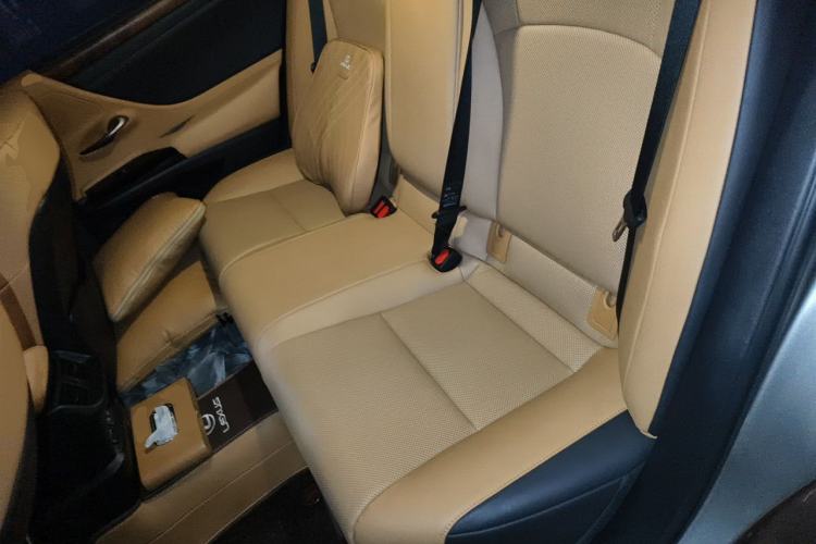Used Lexus ES 2022 200 Luxury Edition Left Rear Seat