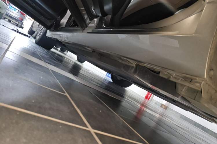 Used Lexus ES 2022 300h Excellence Edition Left Side Sill
