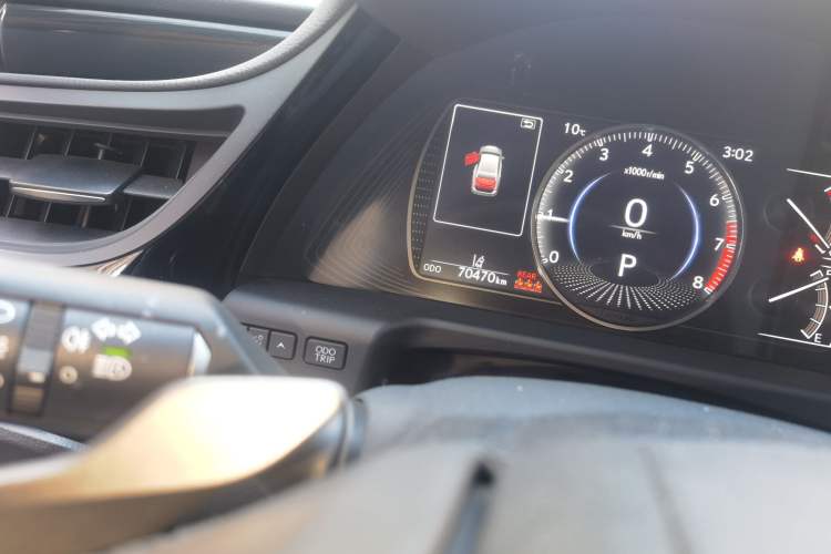 Used Lexus ES 2022 200 Excellence Edition Odometer Close Up