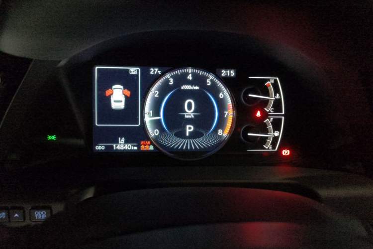 Used Lexus ES 2022 200 Excellence Edition Odometer Close Up