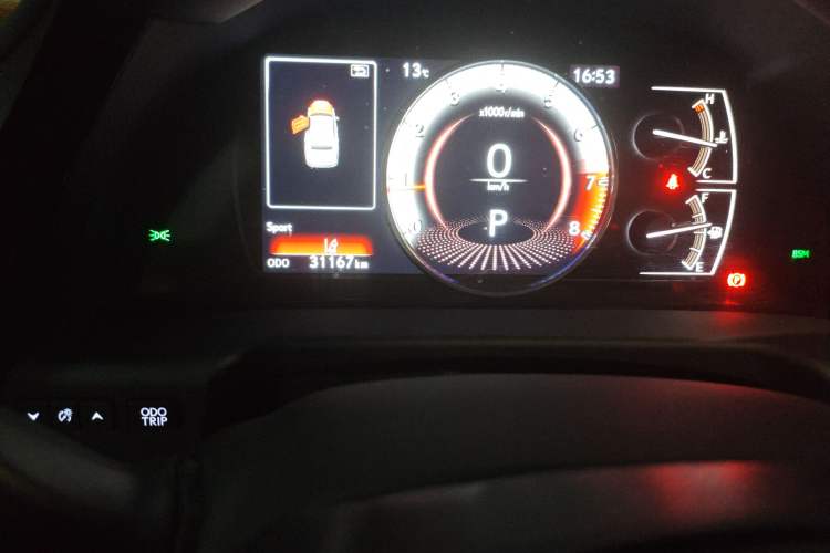 Used Lexus ES 2022 200 Luxury Edition Odometer Close Up