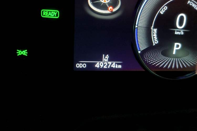 Used Lexus ES 2022 300h Excellence Edition Odometer Close Up