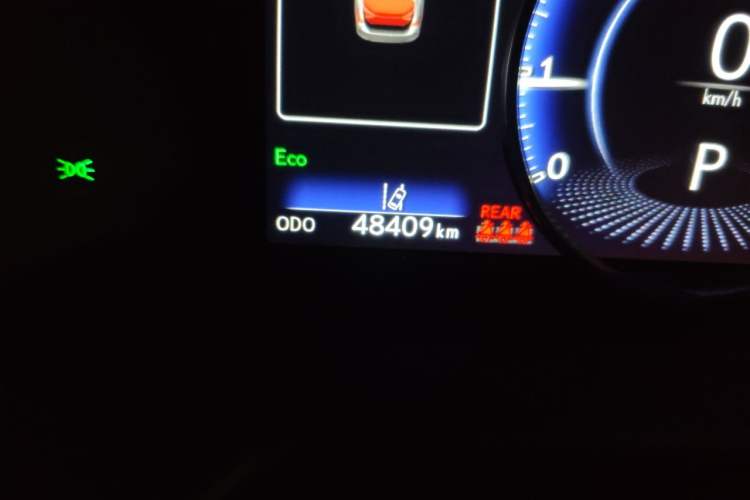 Used Lexus ES 2022 200 Excellence Edition Odometer Close Up