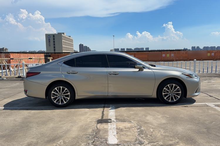 Used Lexus ES 2022 200 Excellence Edition Rear