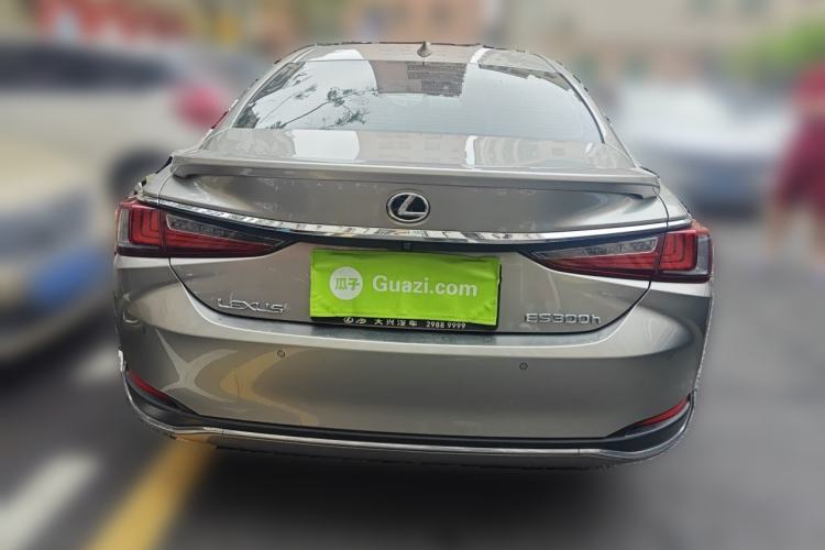 Used Lexus ES 2022 300h Excellence Edition Rear