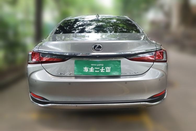 Used Lexus ES 2022 200 Excellence Edition Rear