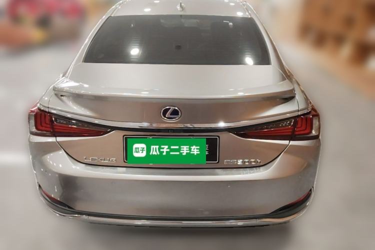 Used Lexus ES 2022 300h Excellence Edition Rear