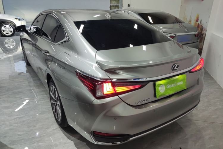 Used Lexus ES 2022 300h Excellence Edition Rear Left 45 Deg