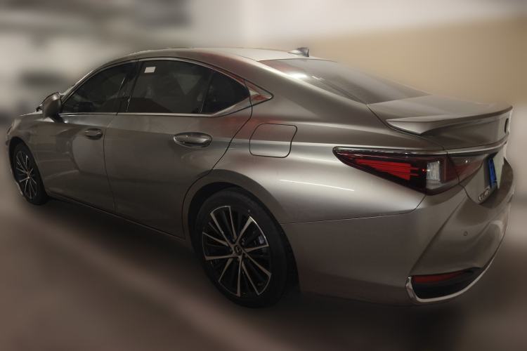 Used Lexus ES 2022 300h Deluxe Edition Rear Left 45 Deg