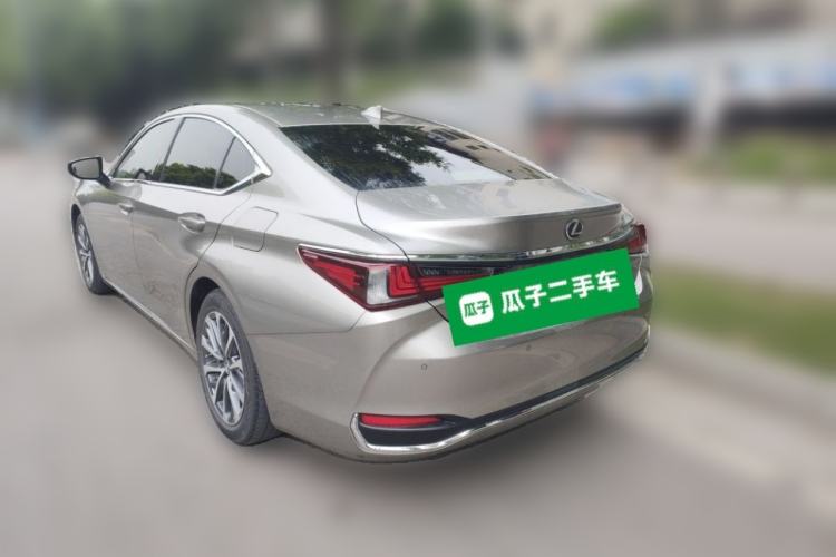 Used Lexus ES 2022 200 Excellence Edition Rear Left 45 Deg
