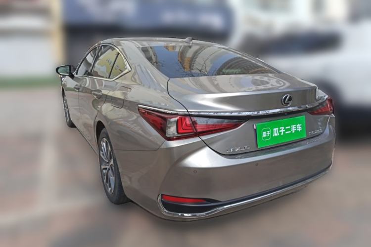 Used Lexus ES 2022 200 Excellence Edition Rear Left 45 Deg