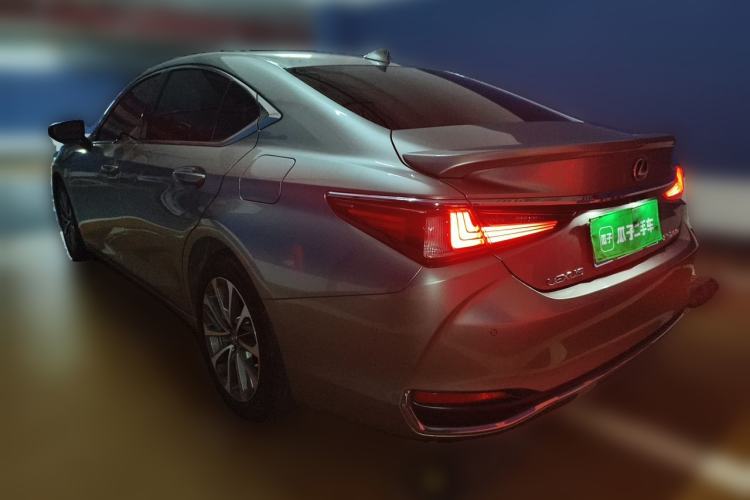 Used Lexus ES 2022 200 Luxury Edition Rear Left 45 Deg