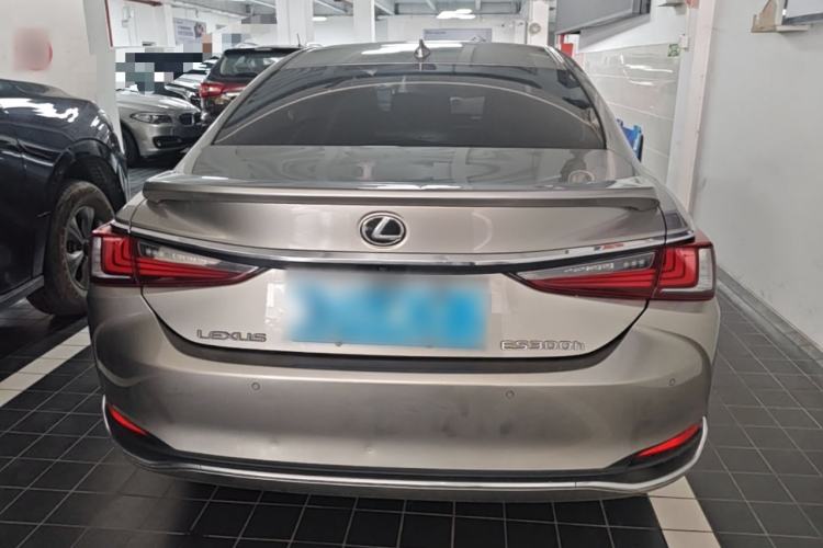 Used Lexus ES 2022 300h Excellence Edition Rear