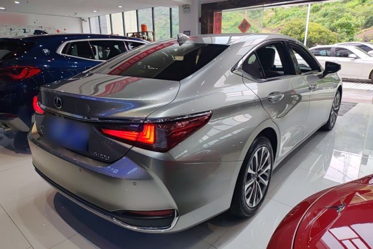 Used Lexus ES 2022 200 Excellence Edition Rear Right 45 Deg