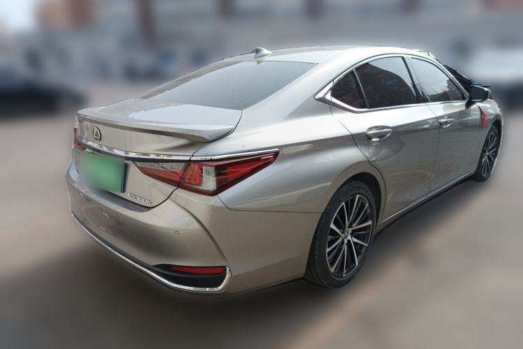 Used Lexus ES 2022 300h Deluxe Edition Rear Right 45 Deg