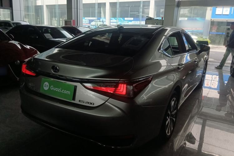 Used Lexus ES 2022 200 Excellence Edition Rear Right 45 Deg