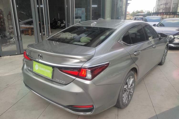Used Lexus ES 2022 200 Excellence Edition Rear Right 45 Deg
