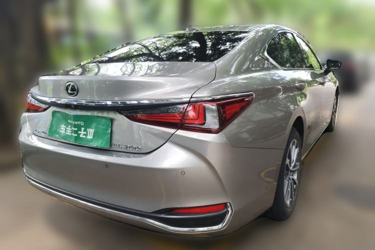 Used Lexus ES 2022 200 Excellence Edition Rear Right 45 Deg