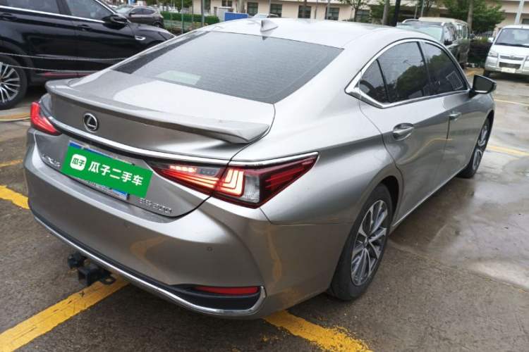 Used Lexus ES 2022 200 Excellence Edition Rear Right 45 Deg