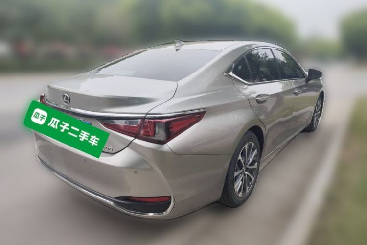 Used Lexus ES 2022 200 Excellence Edition Rear Right 45 Deg