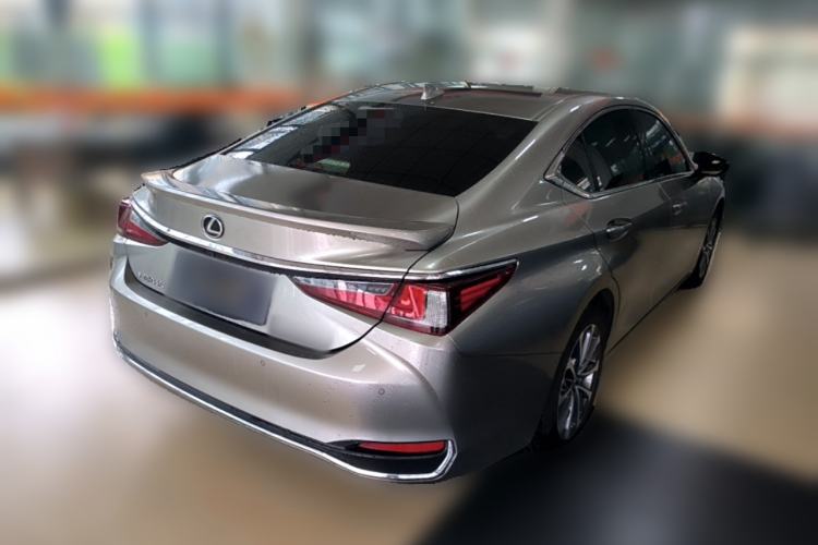 Used Lexus ES 2022 300h Excellence Edition Rear Right 45 Deg
