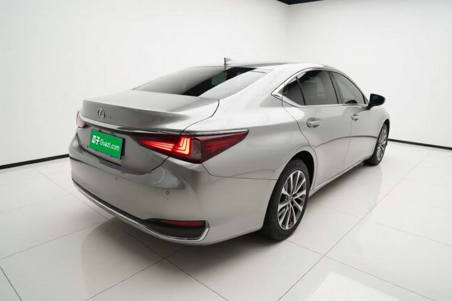 Used Lexus ES 2022 200 Excellence Edition Rear Right 45 Deg