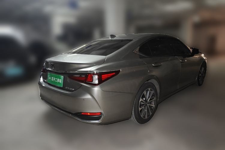 Used Lexus ES 2022 200 Luxury Edition Rear Right 45 Deg