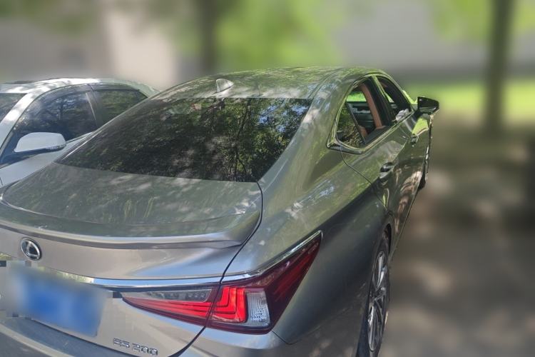 Used Lexus ES 2022 200 Luxury Edition Rear Right 45 Deg