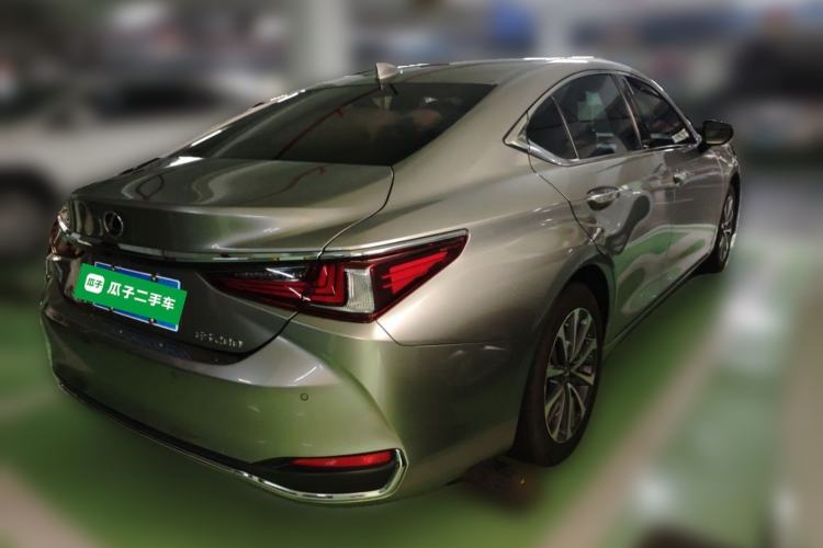 Used Lexus ES 2022 200 Excellence Edition Rear Right 45 Deg