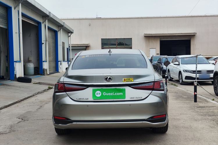 Used Lexus ES 2022 200 Excellence Edition Rear
