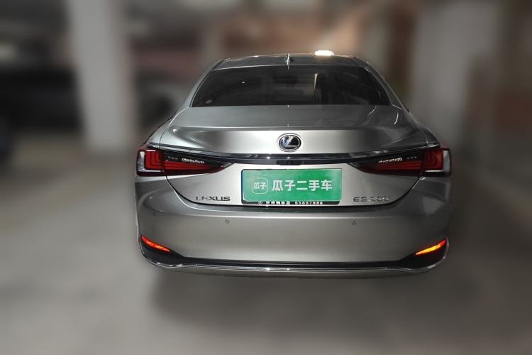 Used Lexus ES 2022 200 Luxury Edition Rear
