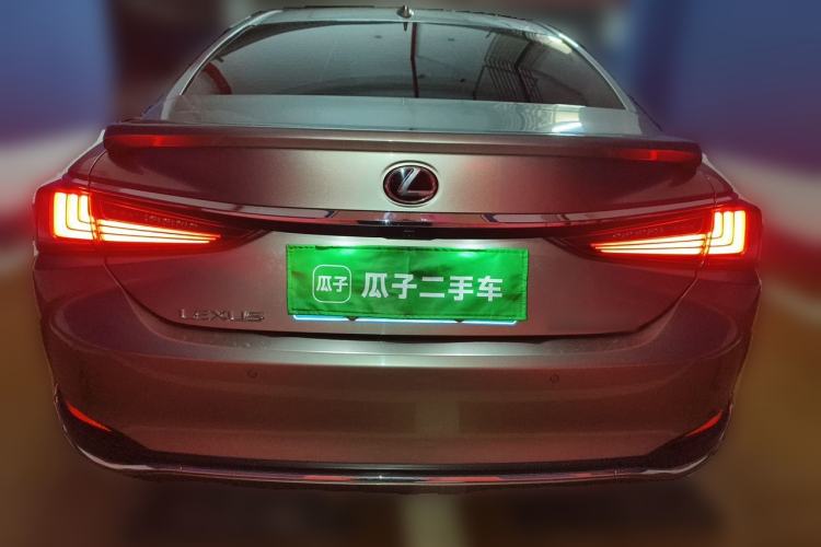 Used Lexus ES 2022 200 Luxury Edition Rear