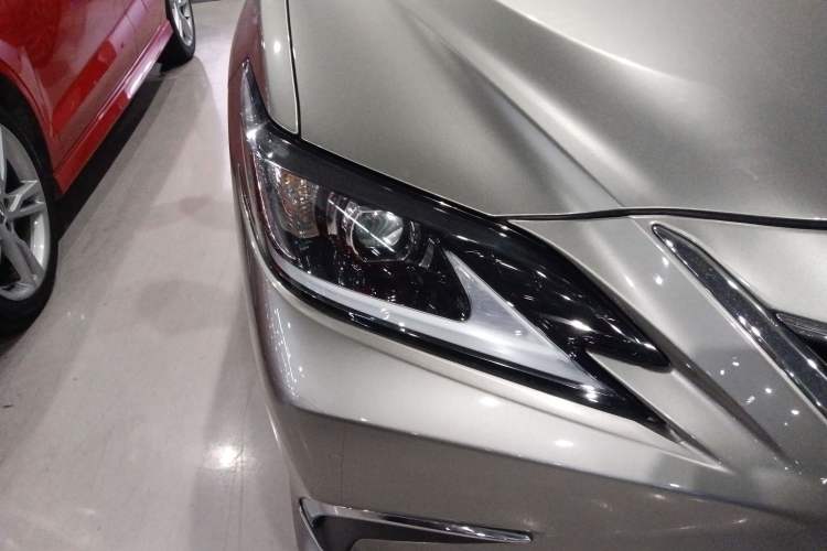 Used Lexus ES 2022 300h Excellence Edition Right Front Headlight