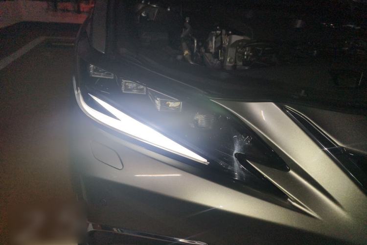 Used Lexus ES 2022 200 Luxury Edition Right Front Headlight