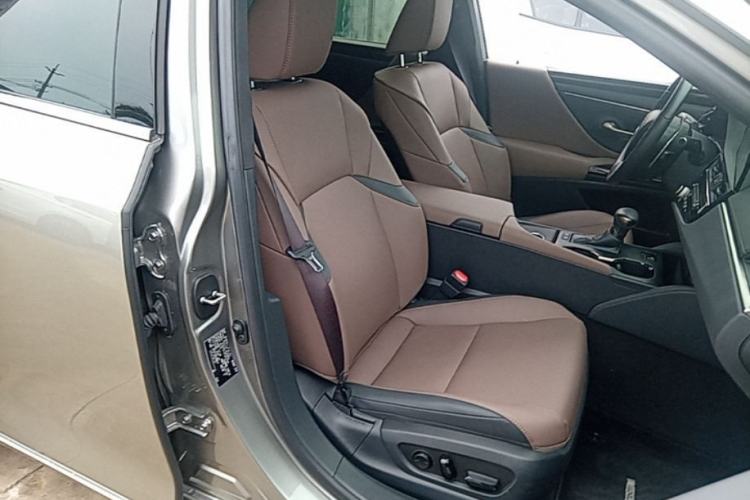 Used Lexus ES 2022 200 Excellence Edition Right Front Seat