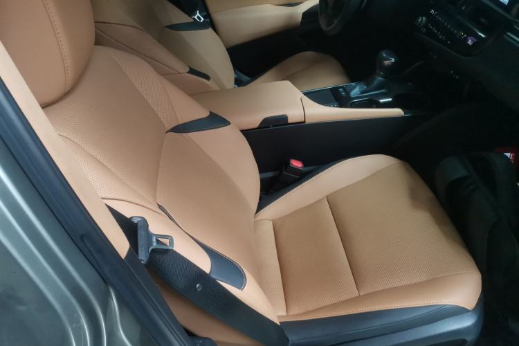 Used Lexus ES 2022 200 Excellence Edition Right Front Seat