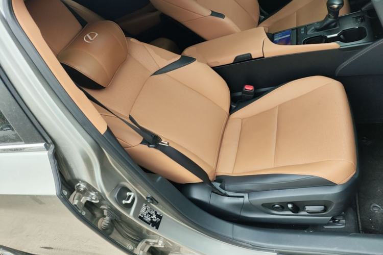 Used Lexus ES 2022 200 Excellence Edition Right Front Seat